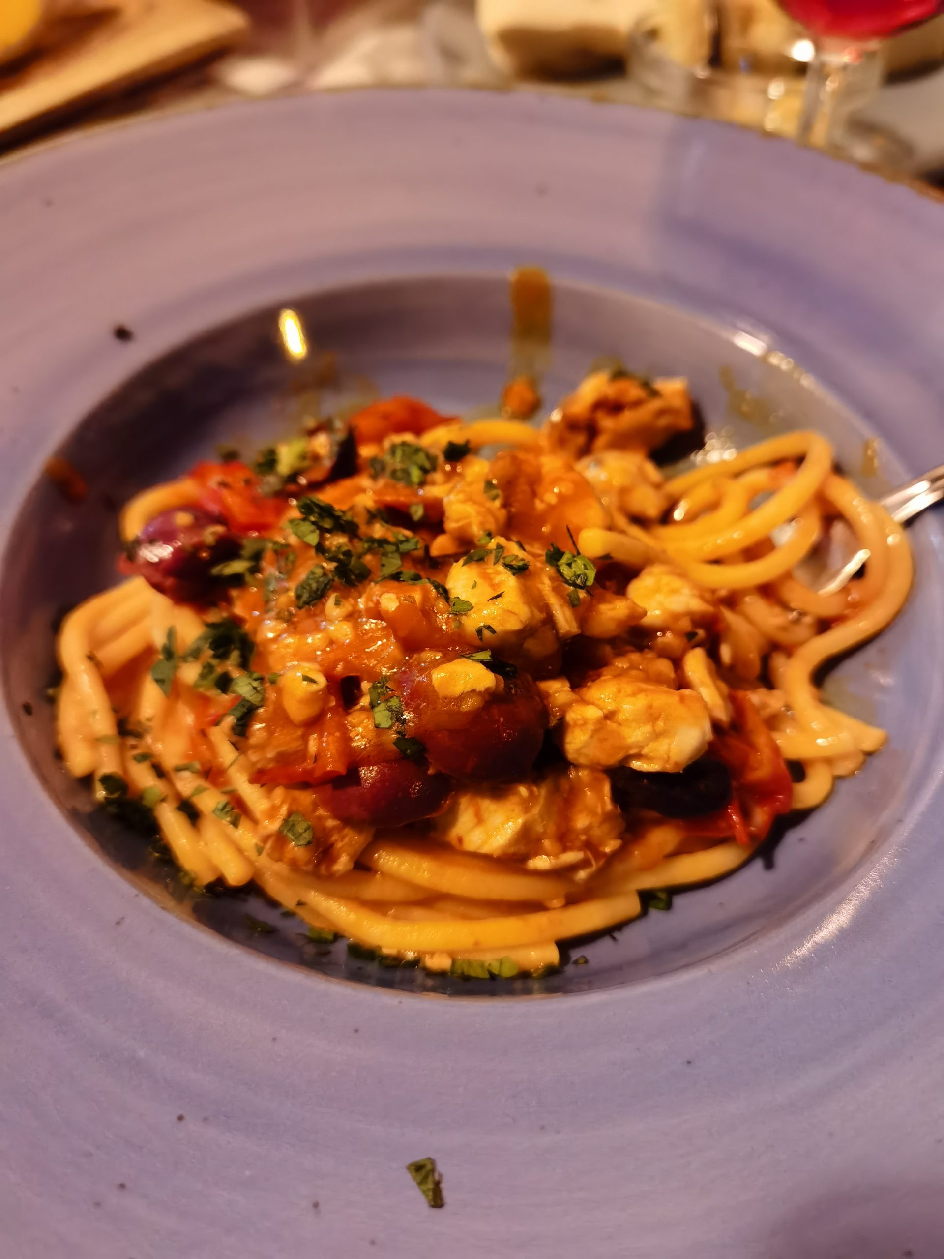 linguine pomodoro tonno e olive gaeta