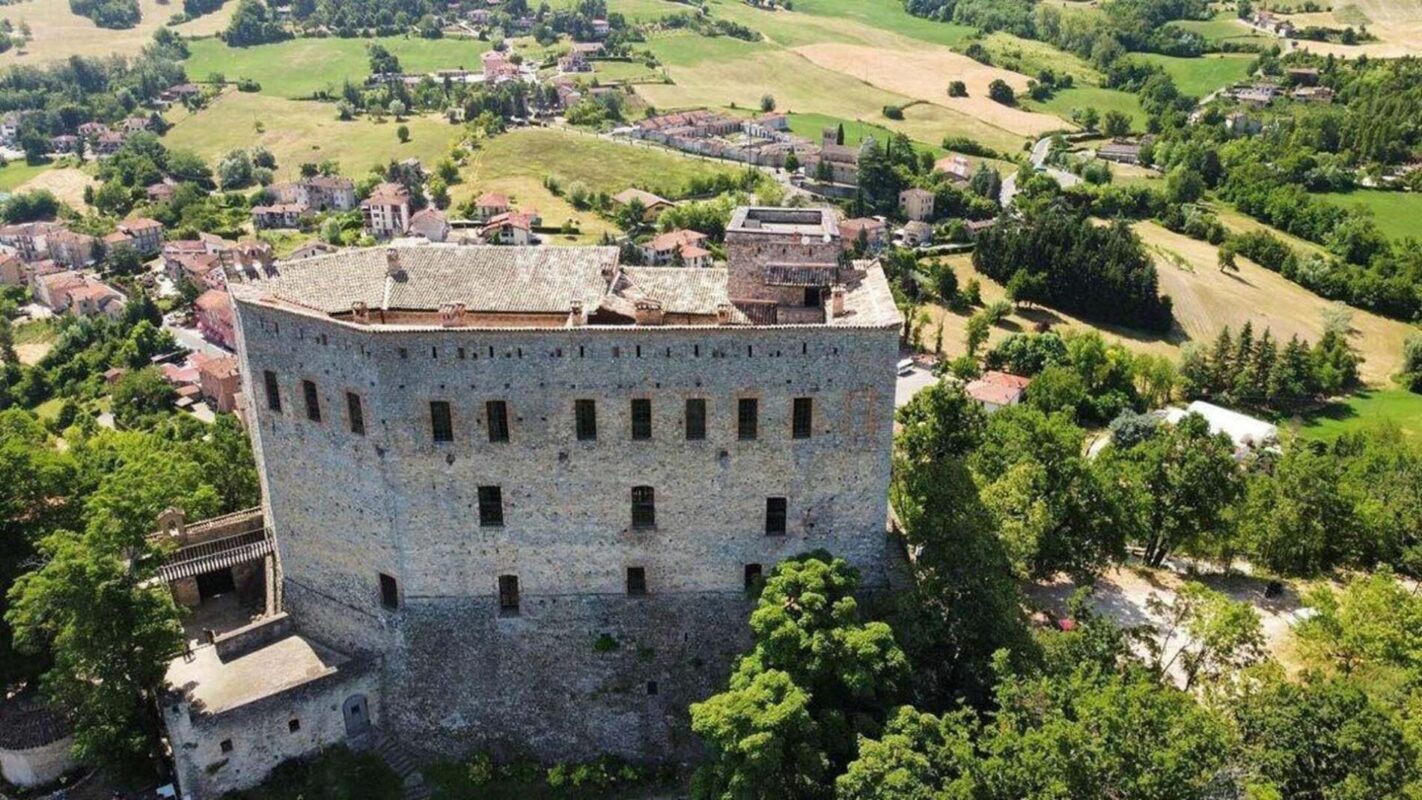 Fantasmi abitano il castello «Sì, ci sono degli indizi» - La Provincia  Pavese