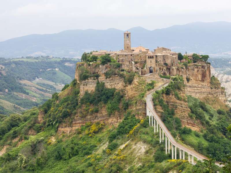 Civita di bagnoregio a San valentino cosa fare